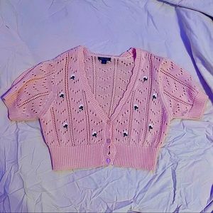Cropped light pink floral sweater